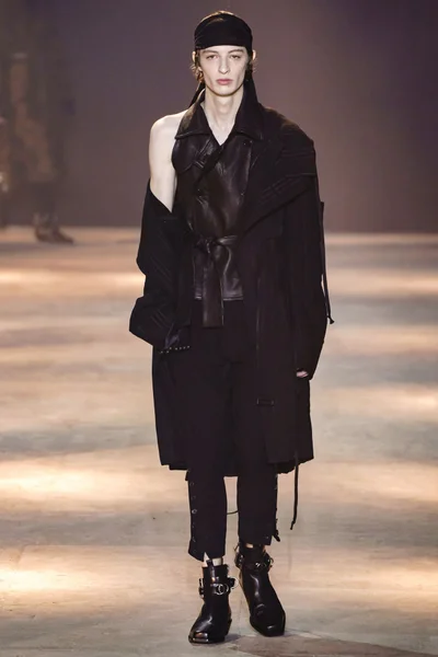 Look 23
